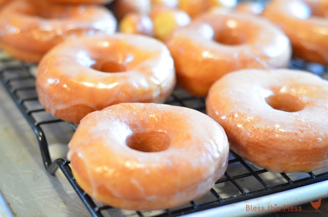 Pioneer-Womans-yeast-glazed-donuts2